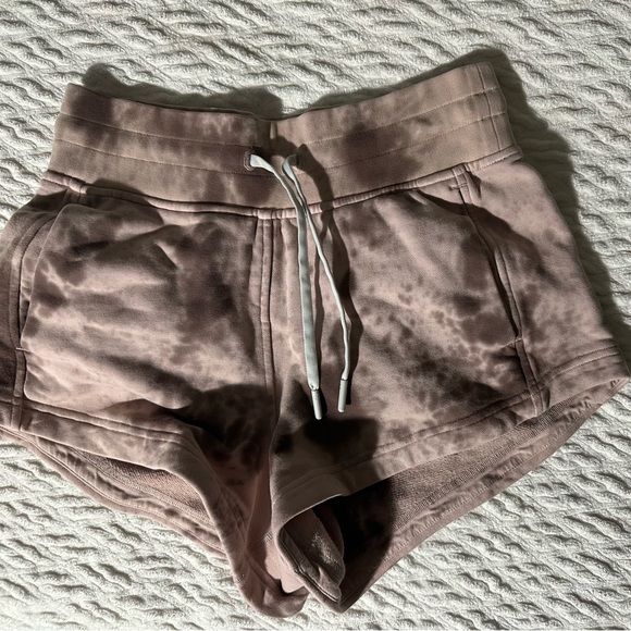 lululemon athletica Women's Tie-Dye Shorts - Picture 2 of 3